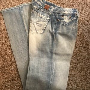 BKE Woman’s lightwash Bootcut
